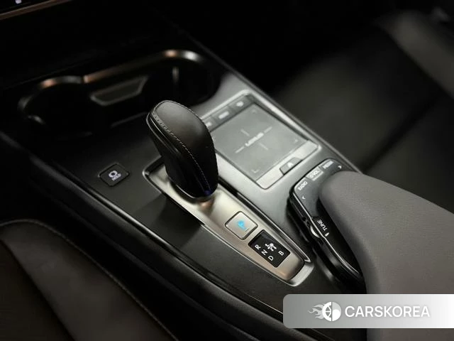 Lexus UX EV 2023 Белый из Китая, фото 4