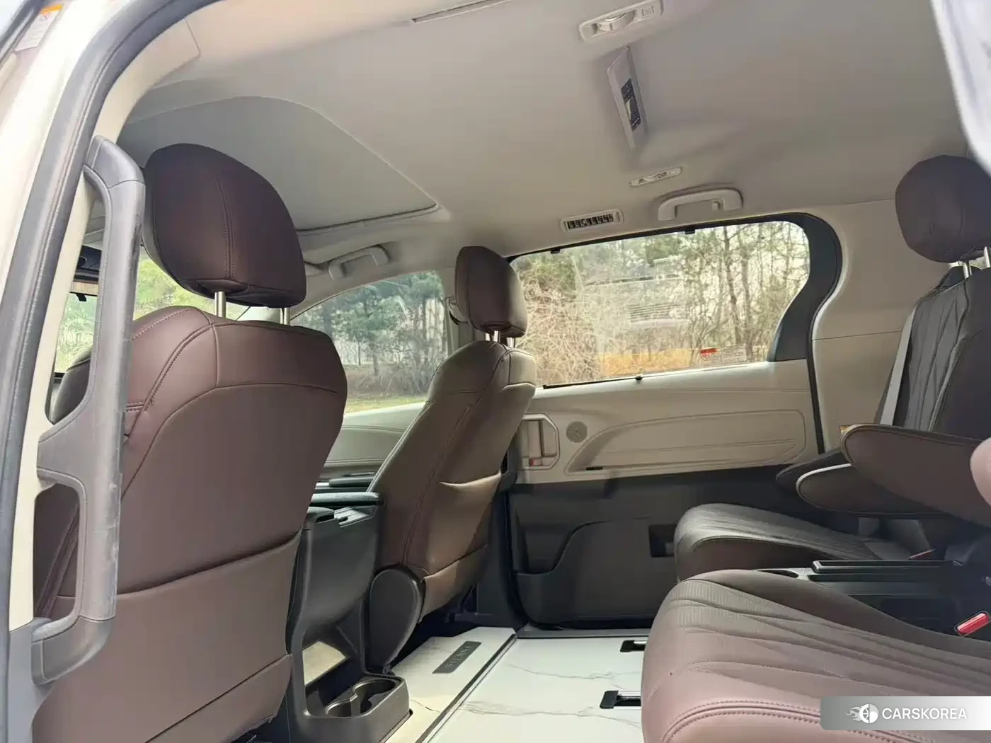 Toyota Sienna 2023 Champagne/brown из Китая, фото 4