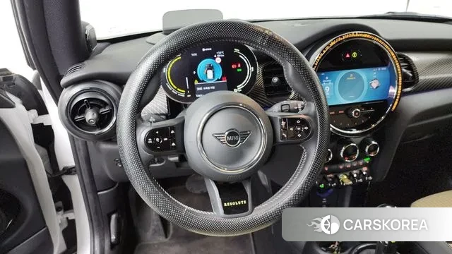 Mini Cooper Electric 2023 Белый из Кореи, фото 4