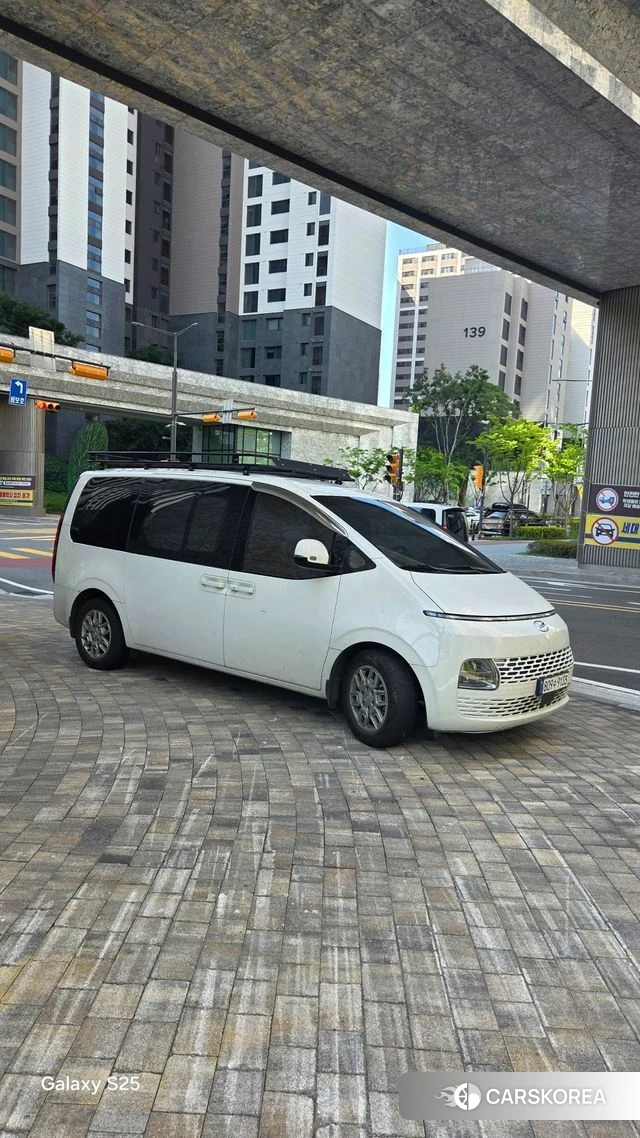 Hyundai Staria 2023 Белый из Кореи, фото 4