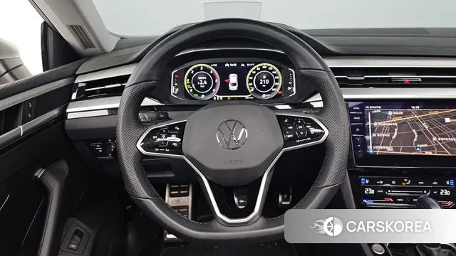 Volkswagen Arteon 2023 Белый из Кореи, фото 4