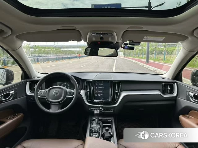 Volvo XC60 2018 Темно-серый из Китая, фото 4