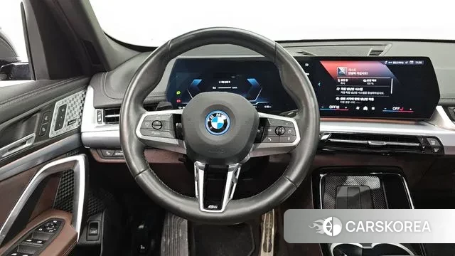 BMW iX1 (U11) 2024 Черный из Кореи, фото 4
