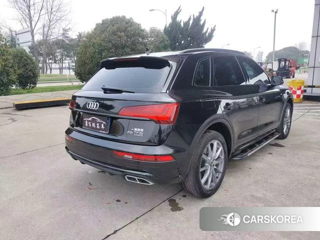 Audi Q5L 2022 Черный из Китая, фото 4