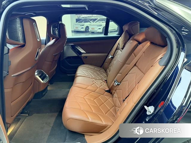BMW i7 2024 Черный из Китая, фото 4