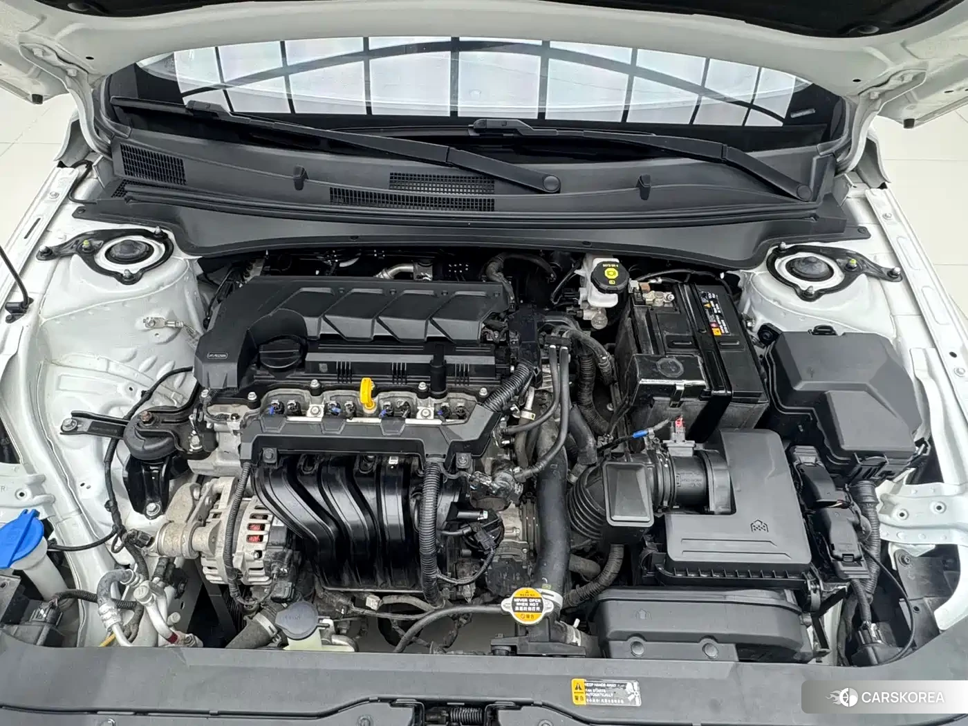 Hyundai Elantra 2023 Белый из Китая, фото 5