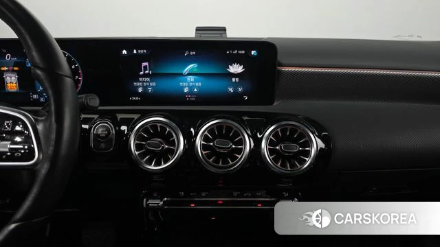 Mercedes-Benz A-Class W177 2022 Белый из Кореи, фото 4