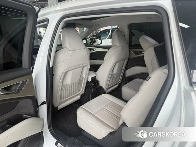 Audi Q5 e-tron 2025 Белый из Китая, фото 4