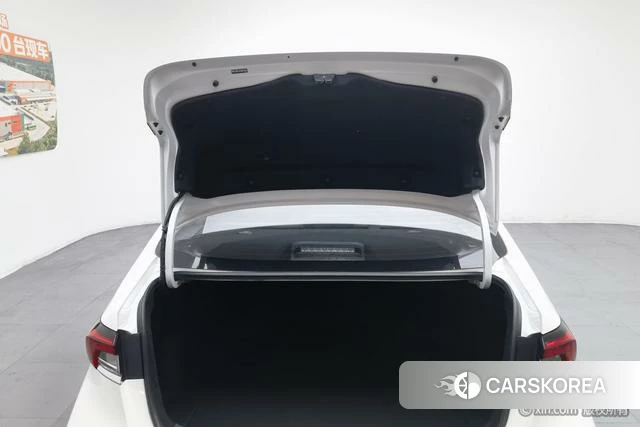 Toyota Corolla 2021 Белый из Китая, фото 4