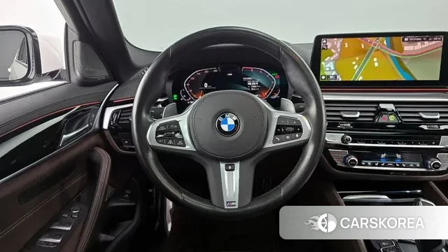 BMW 5 Series (G30) 2023 Белый из Кореи, фото 4