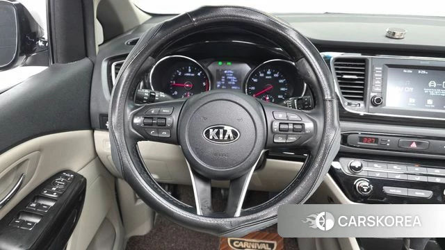 Kia The New Carnival 2018 Серебряный из Кореи, фото 4