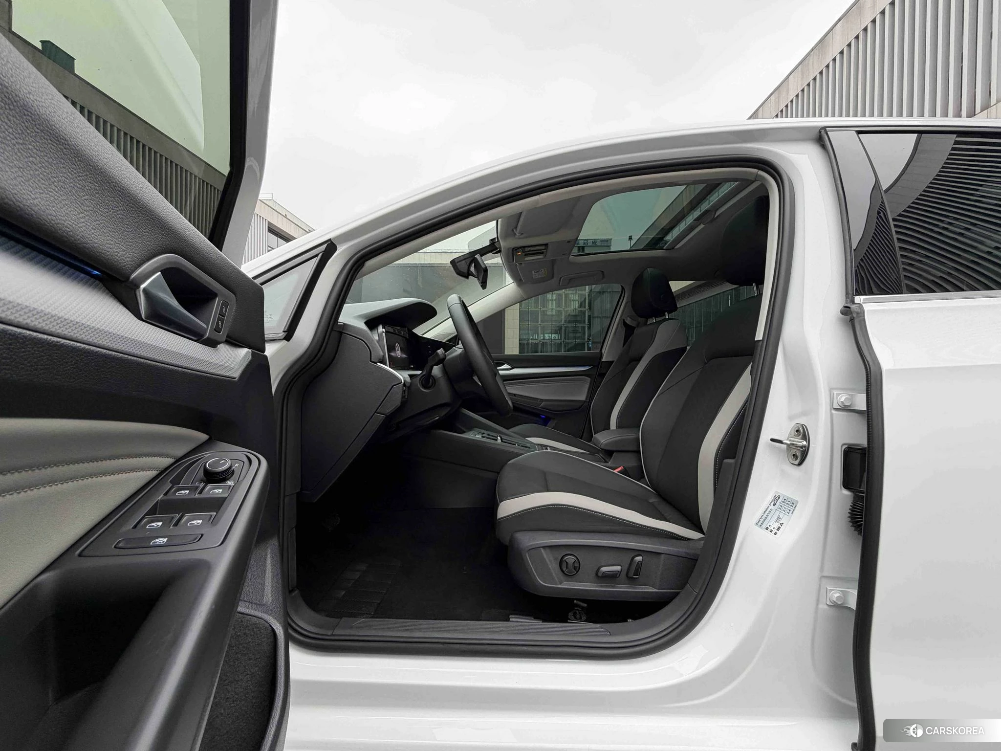 Volkswagen Golf 2020 Белый из Китая, фото 4
