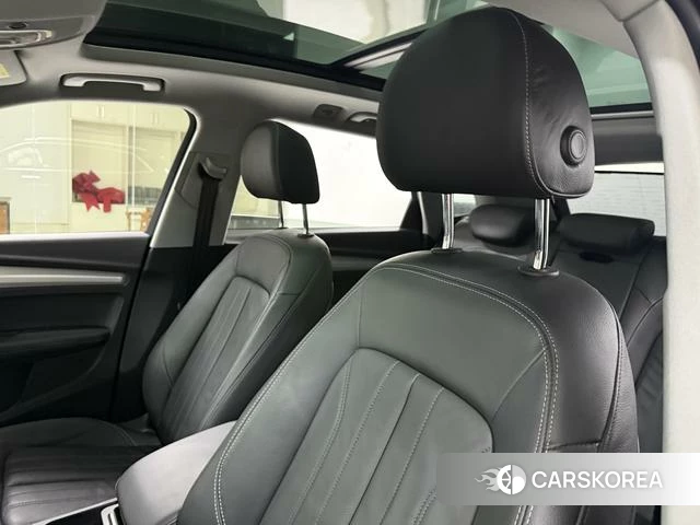 Audi Q5L 2021 Черный из Китая, фото 4