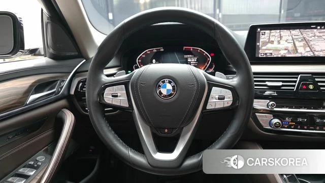 BMW 5 Series (G30) 2020 Белый из Кореи, фото 4