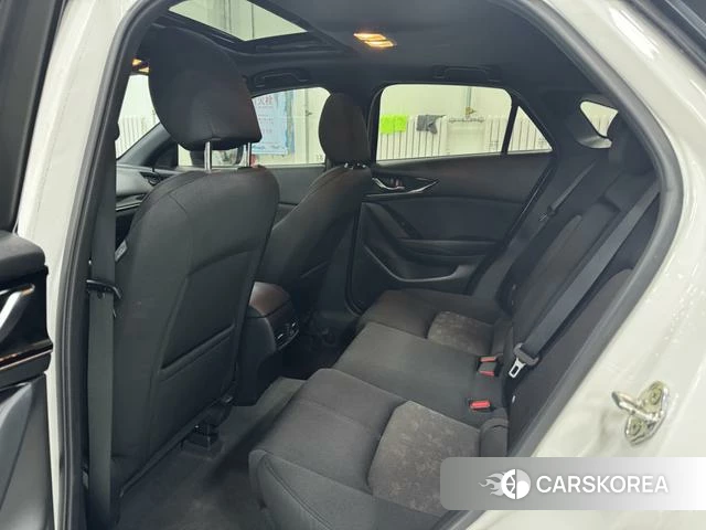 Mazda CX-4 2023 Белый из Китая, фото 4