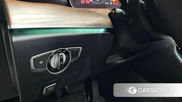 Mercedes-Benz E-Class W213 2023 Белый из Кореи, фото 4