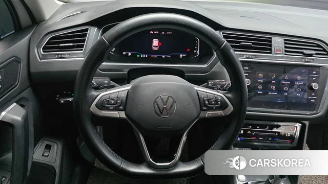 Volkswagen Tiguan second Generation 2021 Белый из Кореи, фото 4