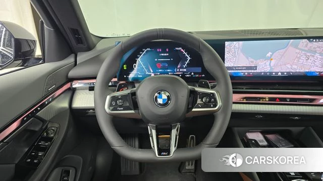 BMW 5 Series (G60) 2026 Черный из Кореи, фото 4
