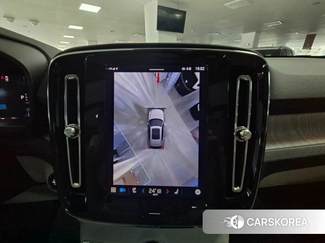 Volvo XC40 2025 Белый из Кореи, фото 4