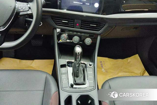 Volkswagen Bora 2022 Белый из Китая, фото 4