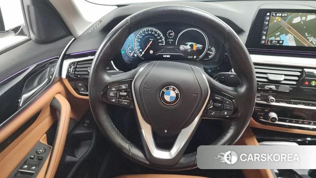 BMW 5 Series (G30) 2018 Белый из Кореи, фото 4