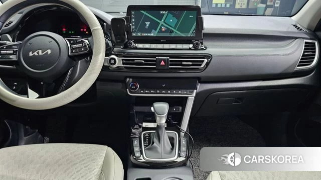 Kia Seltos 2022 Белый из Кореи, фото 4