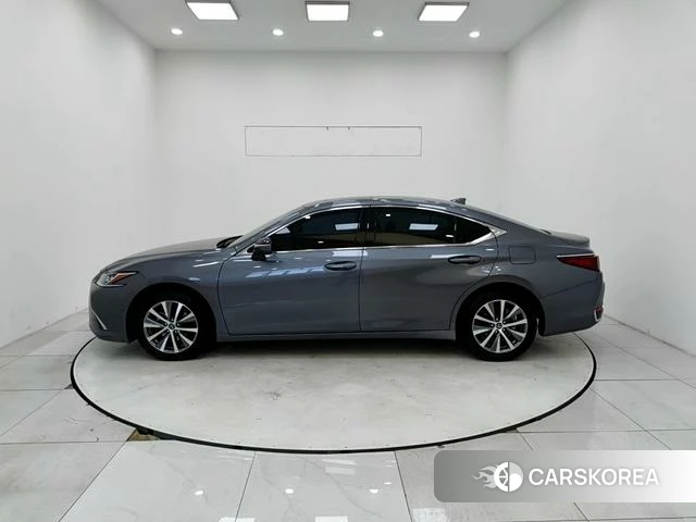 Lexus ES 2021 Темно-серый из Китая, фото 4