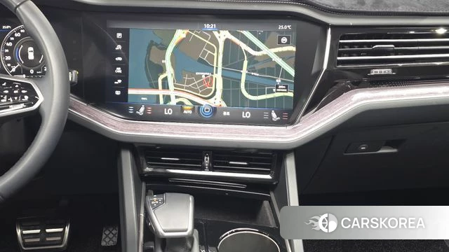Volkswagen Touareg 3rd generation 2023 Серый из Кореи, фото 4