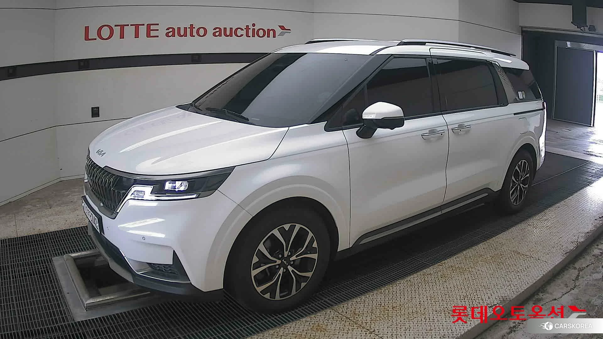 Kia Carnival 2023 Белый из Кореи, фото 4