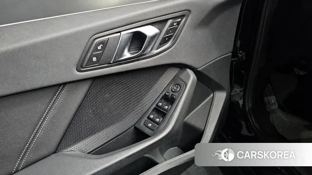 BMW 1 Series (F40) 2020 Черный из Кореи, фото 4