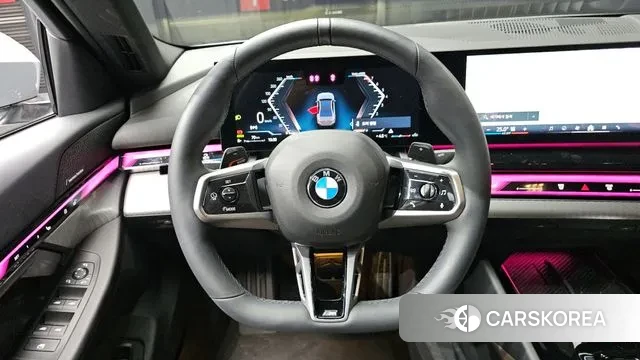 BMW 5 Series (G60) 2025 Серебристо-серый из Кореи, фото 4