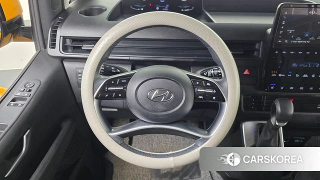 Hyundai Staria 2023 Желтый из Кореи, фото 4