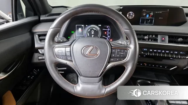 Lexus UX250h 2019 Белый из Кореи, фото 4