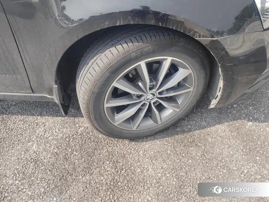 Skoda Octavia 2023 Черный из Китая, фото 4