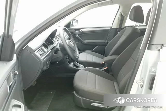 Volkswagen Bora 2018 Темно-серый из Китая, фото 4