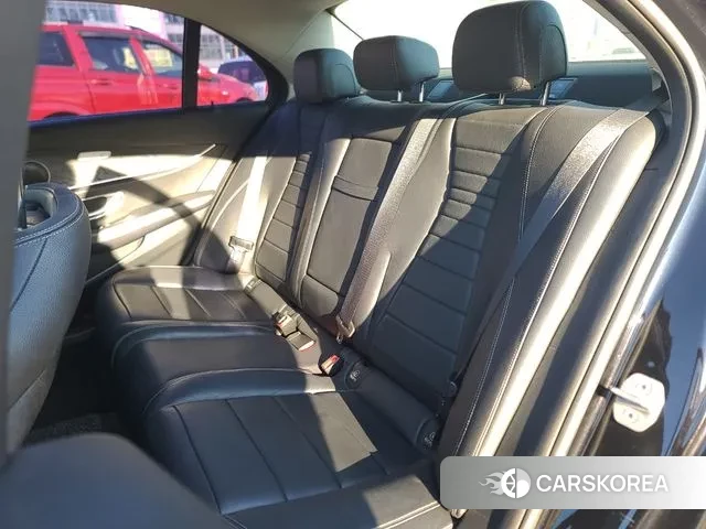 Mercedes-Benz E-Class W213 2018 Черный из Кореи, фото 4