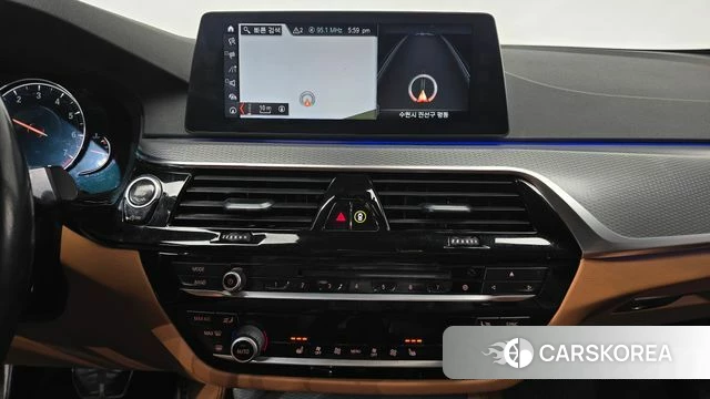 BMW 5 Series (G30) 2018 Серый из Кореи, фото 4