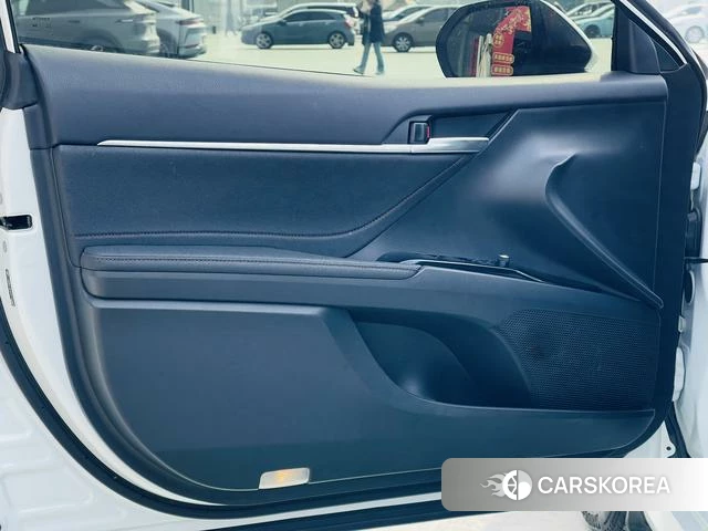 Toyota Camry 2023 Белый из Китая, фото 4