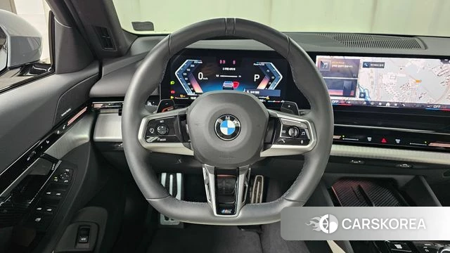 BMW 5 Series (G60) 2024 Светло-серебряный цвет из Кореи, фото 4