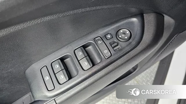 Hyundai Venue 2019 Белый из Кореи, фото 4