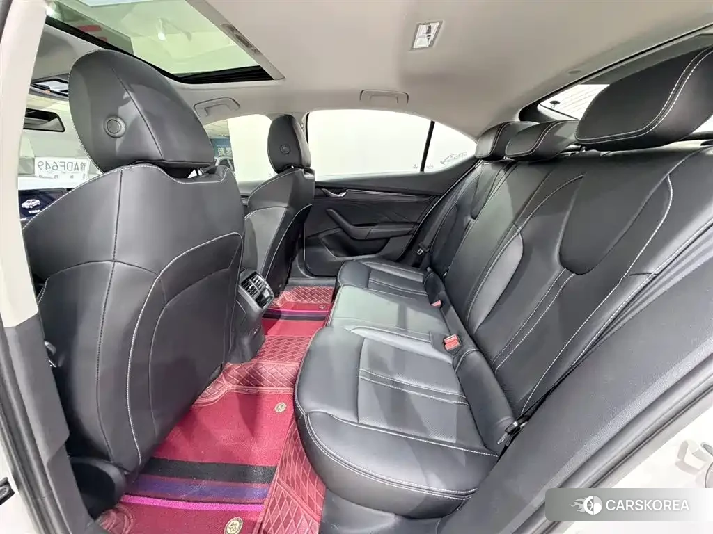 Skoda Octavia 2023 Белый из Китая, фото 4