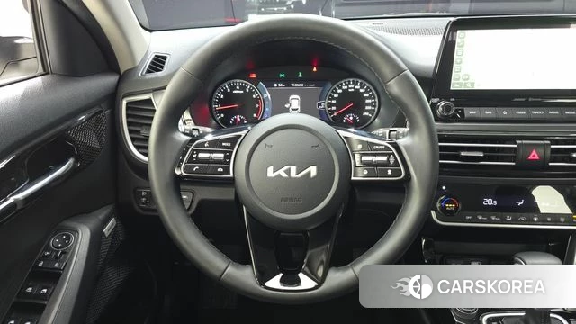 Kia Seltos 2022 Белый из Кореи, фото 4