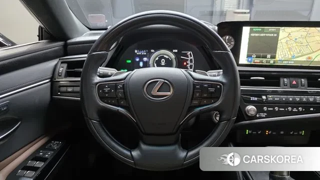 Lexus ES300h 7th generation 2023 Белый из Кореи, фото 4