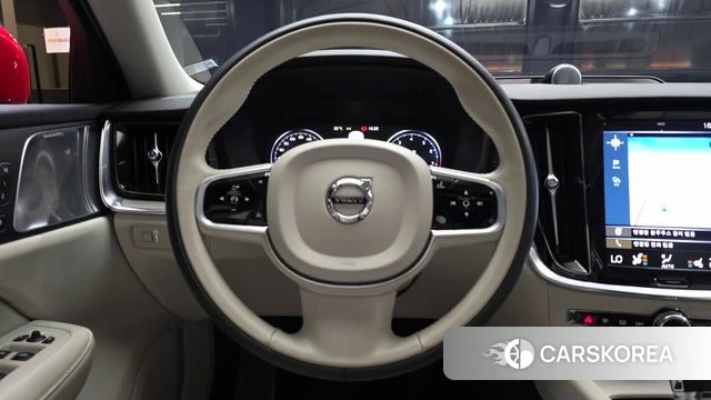 Volvo V60 Cross-Country 2nd Generation 2019 Красный из Кореи, фото 4