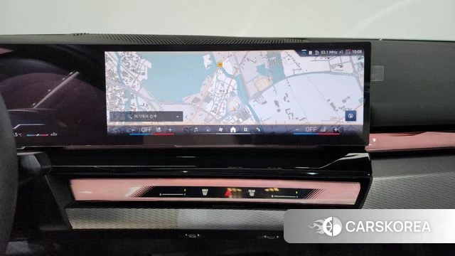 BMW 5 Series (G60) 2025 Черный из Кореи, фото 4