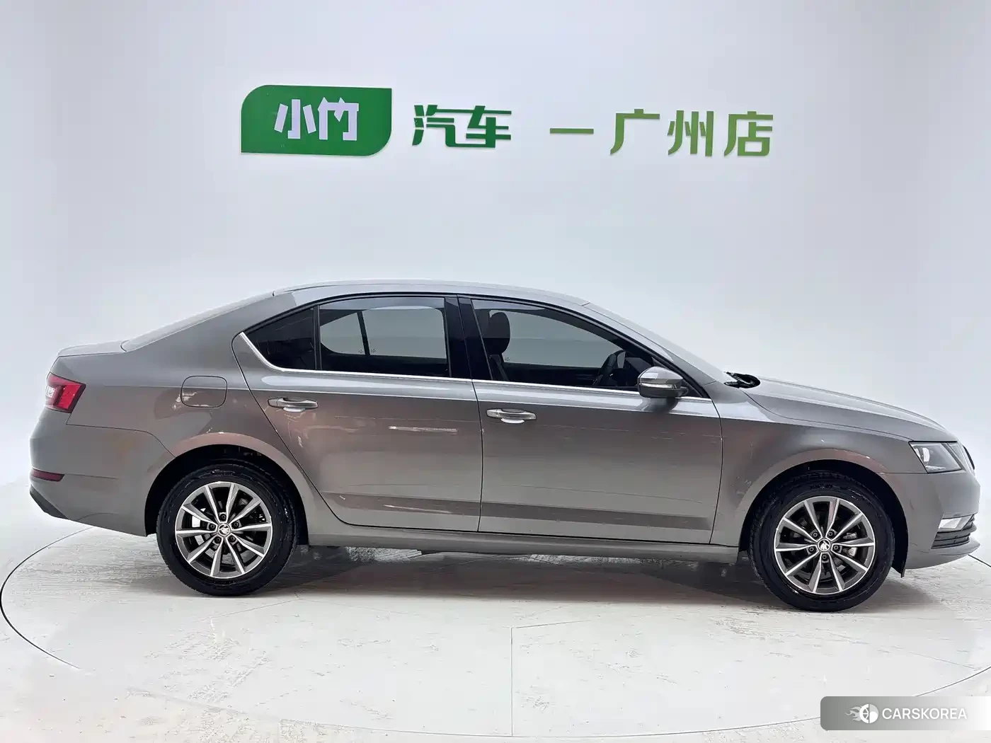 Skoda Octavia 2022 Silver/gray из Китая, фото 4