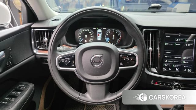 Volvo V60 Cross-Country 2nd Generation 2019 Белый из Кореи, фото 4