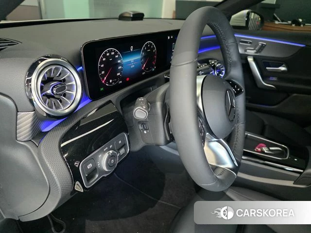 Mercedes-Benz A-Class W177 2025 Белый из Кореи, фото 4