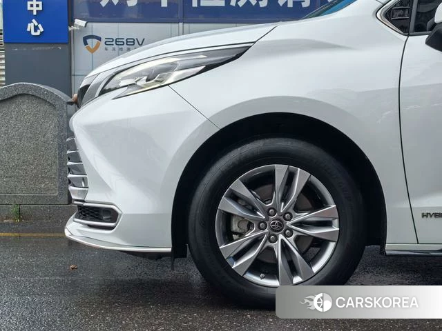 Toyota Saina 2023 Белый из Китая, фото 4
