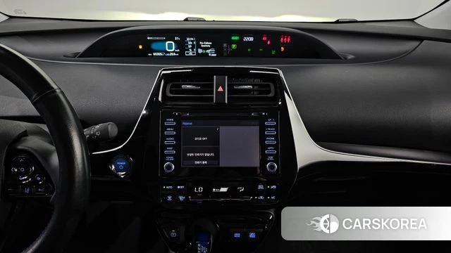 Toyota Prius 4th Generation 2022 Белый из Кореи, фото 4